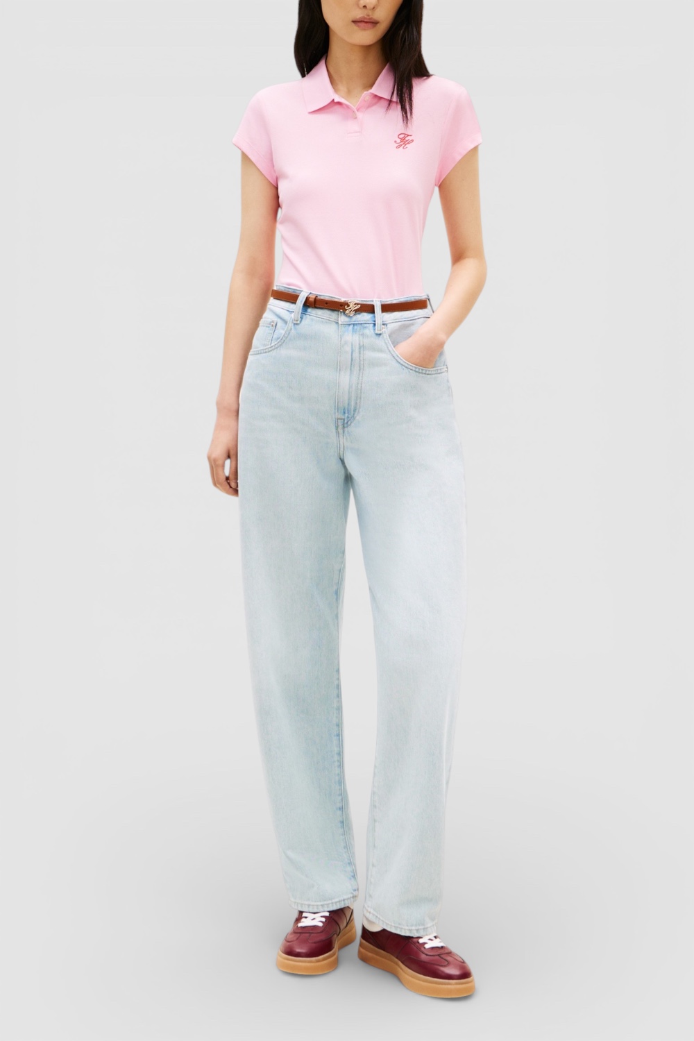 תמונת כל הלוק של חולצת פולו